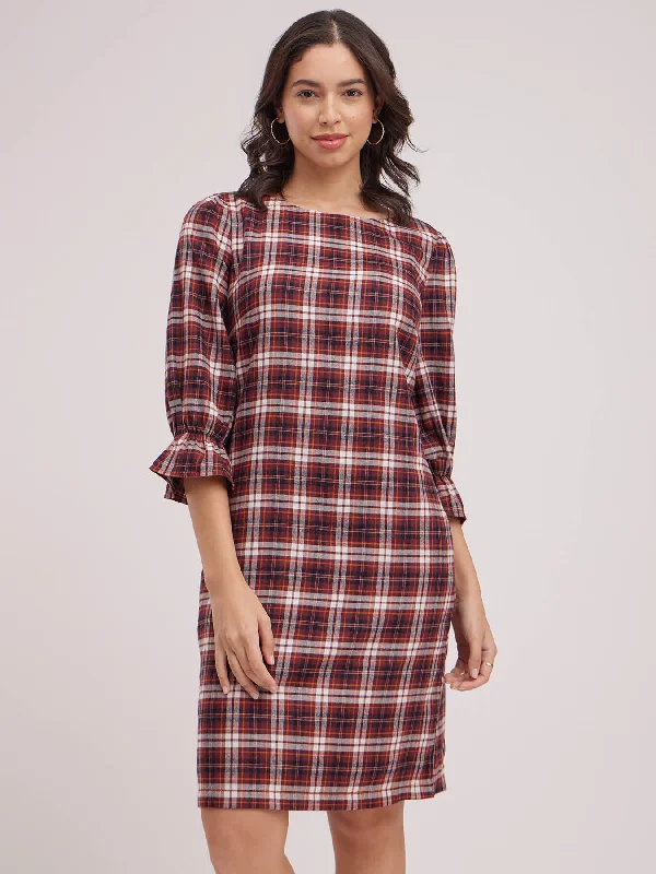 Round Neck Shift Dress - Maroon And White